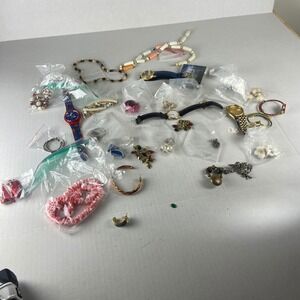 Bulk Lot‎ Assorted Costume Jewelry Necklaces Earrings Watches Brooches
